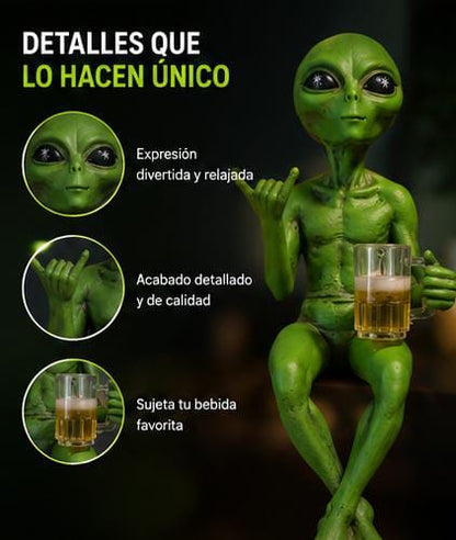 -Alien Statue Drinking Beer Alien Sculpture Resin Craft Novelty Funny Desktop Decoration Bookshelf Office Desktop Garden Decor
